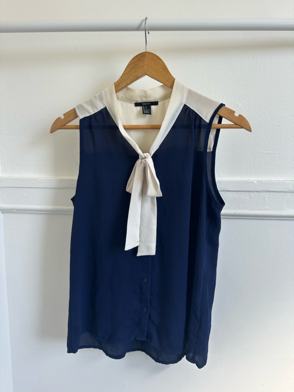 FREE WITH PURCHASE Forever 21 Navy & White Sleeveless Tie-Neck Bow Blouse